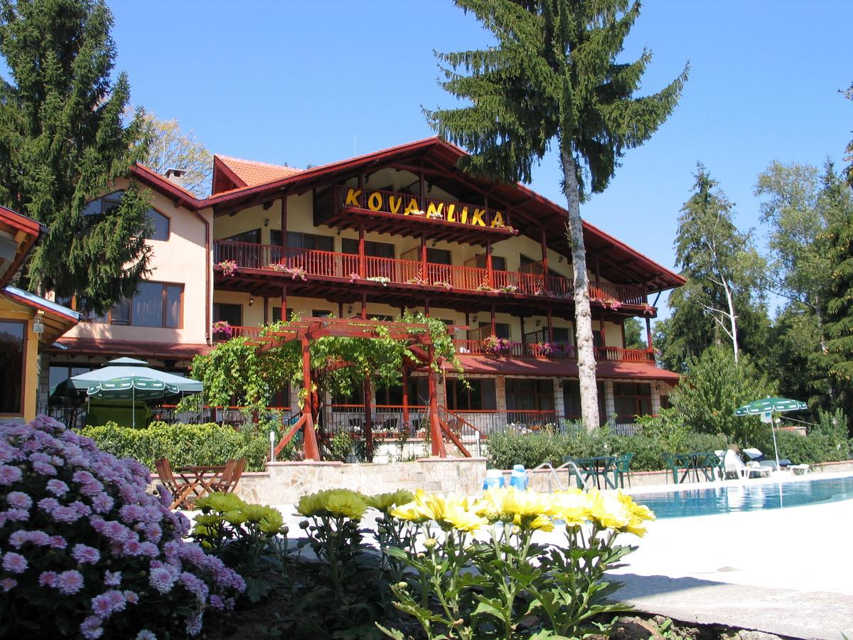 Kovanlika Hotel Razgrad Екстер'єр фото